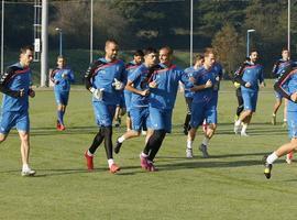 El Real Oviedo, rumbo a Huesca con 19 convocados