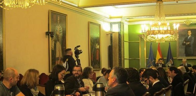 La normativa de Transparencia recibe el respaldo unánime del Pleno ovetense