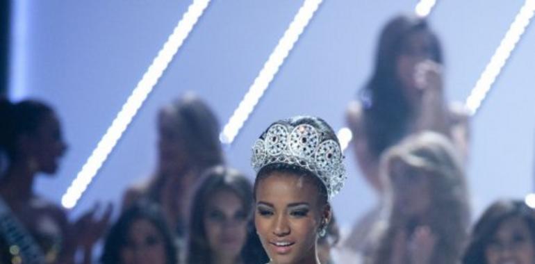 Una africana se alza con el cetro de Miss Universo 2011