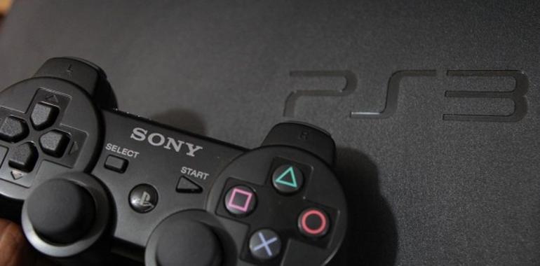 Las mujeres juegan videojuegos tanto como los hombres, según encuesta