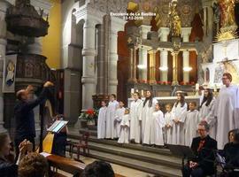 El coro basilical interpreta El Mesias en la Iglesiona