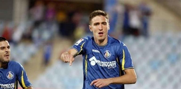 Scepovic: volver a El Molinón es "especial" y el partido será muy difícil