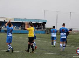 El Avilés Stadium golea al Pumarín en la segunda parte