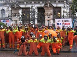 Los bomberos del SEPA reanudan sus protestas ante la Junta General