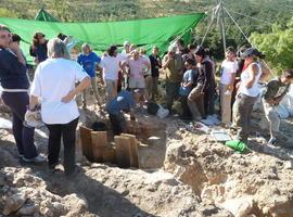 Cuatro dientes de leche entre los  hallazgos neandertales de Pinilla del Valle