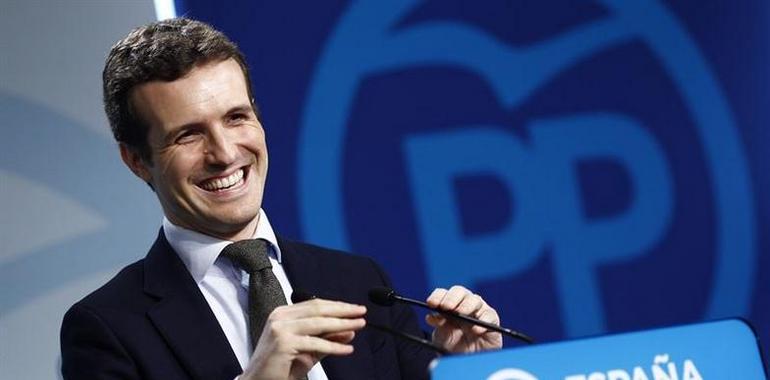 PP almite esperar quel Comité Federal del PSOE frene un pactu de Sánchez con Podemos