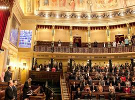 Los presidentes del Congreso y el Gobierno presentan el martes los retratos de Azaña y Adolfo Suárez