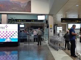 El aeropuerto de Asturias estrena 2016 con un 15% de incremento de viajeros
