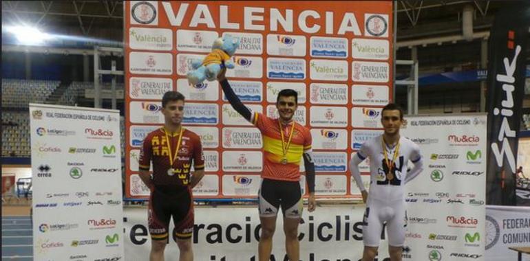 La cantera del ciclismo asturiano logra cinco medallas en los nacionales
