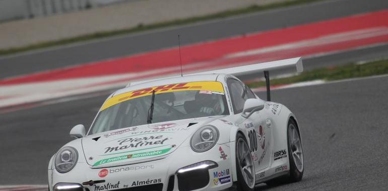 Isaac Tutumlu en el podio del CEGT en Barcelona
