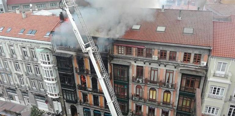 El edificio incendiado en Oviedo fue construido en 1889 por Juan Miguel de la Guardia
