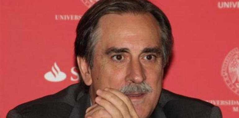 Valeriano Gómez anuncia que el ejercicio del voto de los ciudadanos en el exterior será gratuito 
