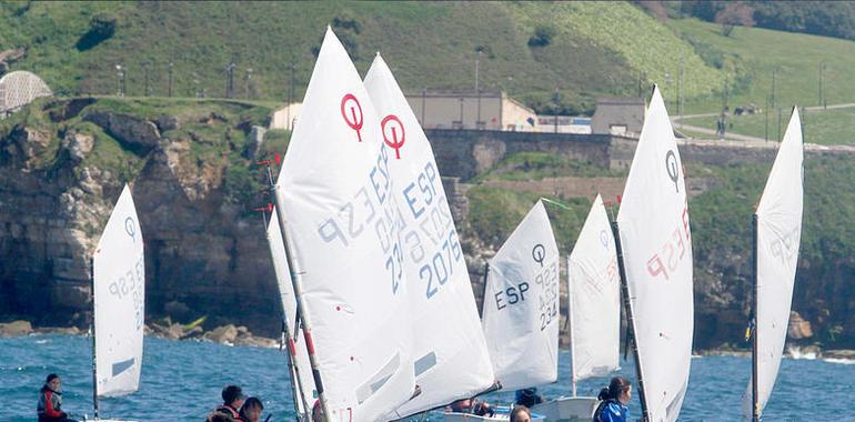 La falta de viento suspende la última jornada del Trofeo de Primavera del RCAR
