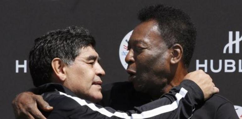 Maradona abre polémica en charla con Pelé: "Messi no tiene personalidad"  