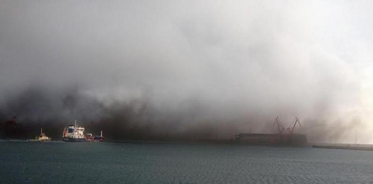 Gijon abre expediente por la nube contaminante de EDP en El Musel 