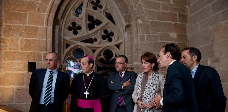 La fachada de la catedral de Pamplona, restaurada 