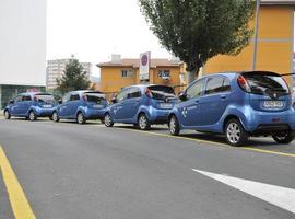 El Hospital de Cruces incorpora cinco vehículos eléctricos 