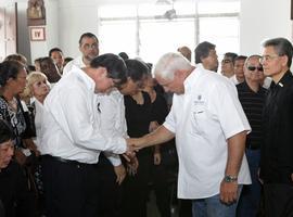 Presidente Martinelli asiste a sepelio de jóvenes asesinados en La Chorrera