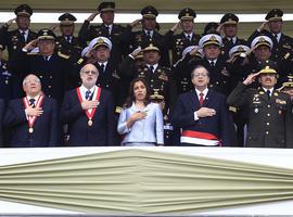 Vicepresidenta del Perú preside el Día de las FF.AA