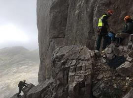 La Guardia Civil rescata a dos personas en Picos tras más de 13 horas de intervención