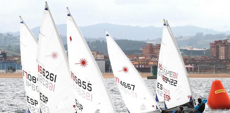 El sábado se inicia el Trofeo de Otoño de Vela Ligera en Gijón