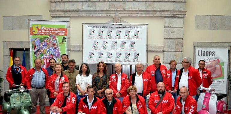 Vespas y Lambrettas del mundo unidas en Llanes 