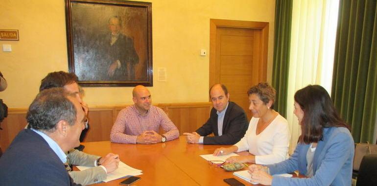 Ayuntamiento de Gijón y comerciantes acordarán que calles se iluminarán en Navidad
