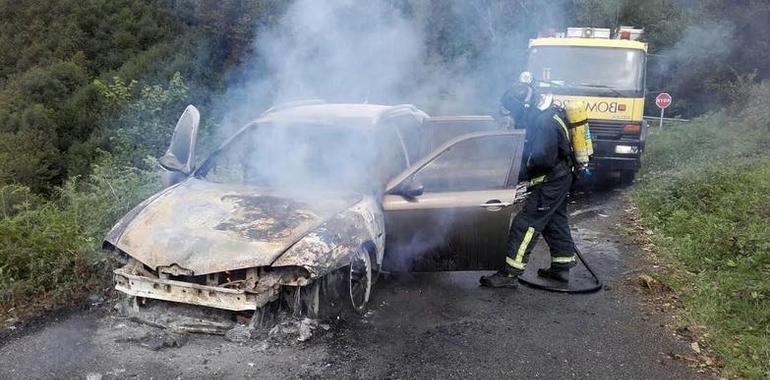 Turismo destruído por el fuego en Riosa