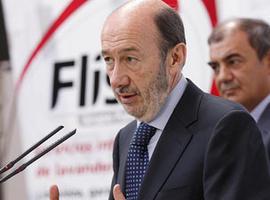 Rubalcaba acusa a Rajoy de \"preparar un desguace del Estado del Bienestar\"