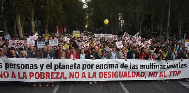 Miles de personas piden paralizar los tratados TTIP, CETA y TiSA 