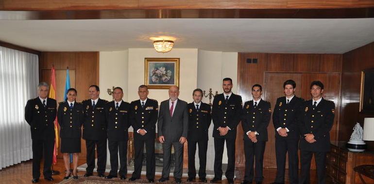 Los policías olímpicos asturianos, homenajeados en la Delegación del Gobierno