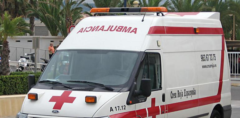 Ambulancia para Cruz Roja en Lena, donada por Cajastur