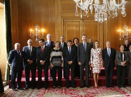 Los Reyes reciben a los galardonados con las Medallas de Asturias 2016