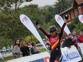 Firme liderazgo de Aida Nuño en la Copa España de Ciclocross