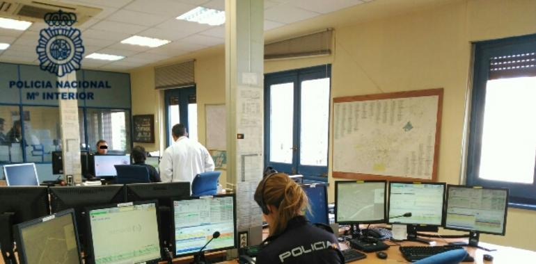 La Policía Nacional concentra en la sala de Oviedo la atención de las llamadas de emergencia