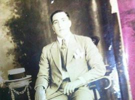 Una chica americana busca familia de su abuelo en Sevares, Infiesto