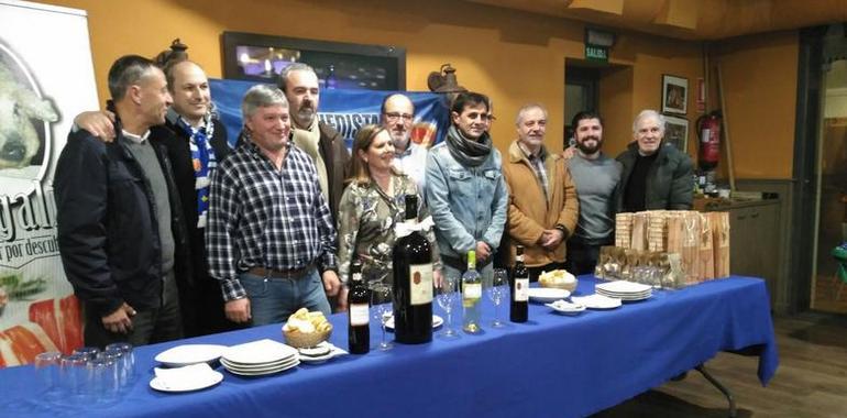 La Peña Oviedista Siempre Campa festeja su primer aniversario