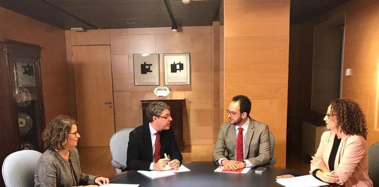 El PSOE pacta con Industria prohibir cortes de luz a familias vulnerables