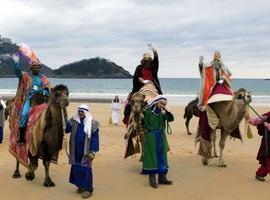 Mil participantes en la cabalgata de los Reyes Magos por Gijón