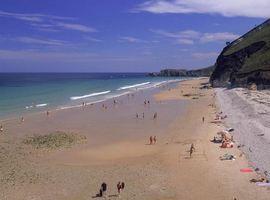 Llanes lleva a #Fitur su mejor oferta y renueva su "Q" de calidad turística