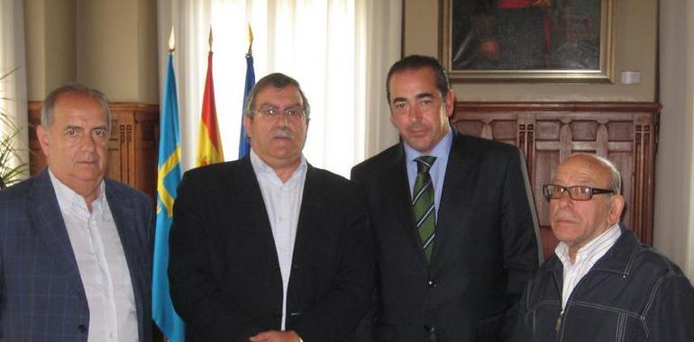 El presidente del Parlamento Asturiano recibe a la directiva de la ASPET