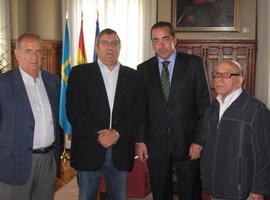 El presidente del Parlamento Asturiano recibe a la directiva de la ASPET