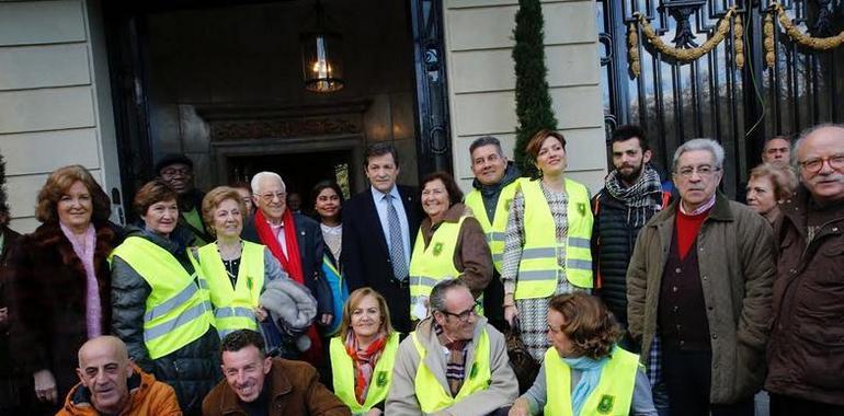 Padre Ángel: Ejemplo de capacidad para hacer el bien, con Mieres de fondo
