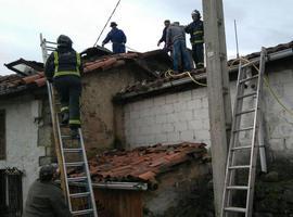 Calcinada una vivienda de dos plantas en Aller