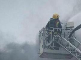 Desalojado un edificio en calle Celleruelo de Siero por un incendio