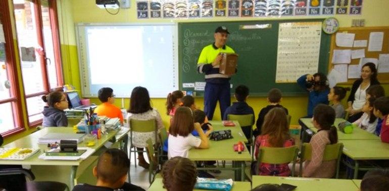 Mieres lleva a las aulas la importancia del reciclaje y el consumo responsable