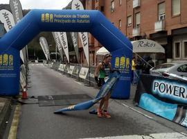 Laura Álvarez Bedia y Daniel Bayón ganan el Duatlón de Morcín