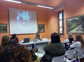 Docentes y padres comparten en Campumanes la innovación en la escuela rural
