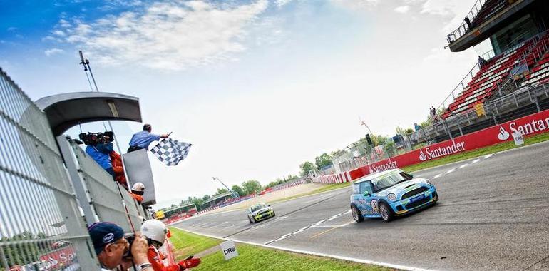 Javi Villa se impone en la primera carrera de la Mini Challenge en Valencia