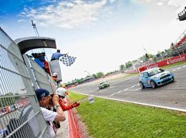 Javi Villa se impone en la primera carrera de la Mini Challenge en Valencia